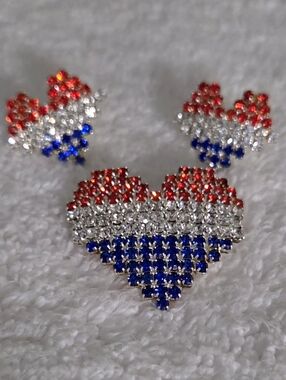 Patriotic Vintage USA Crystal Red White Blue Heart Brooch & Earring Set